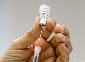 Lymfeklieren kunnen tot halfjaar na coronavaccinatie opgezet zijn