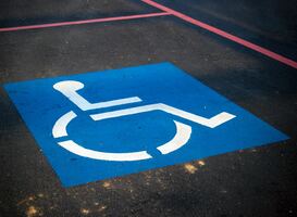 Normal_handicap__beperking__gehandicaptenparkeerplaats__gehandicaptenparkeerkaart