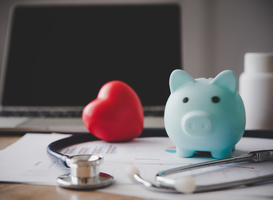 Normal_medical-insurance-concept-with-piggy-bank-and-stet-2023-11-27-05-31-23-utc