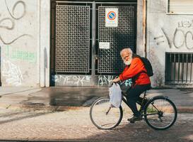 Tachtiger die veel fietsen hebben het immuunsysteem van twintigers