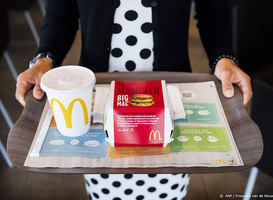 Zorgverzekeraars blijven beleggen in fastfoodketens