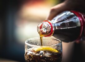 Vrouwen lopen risico op te veel testosteron door één glas cola per dag