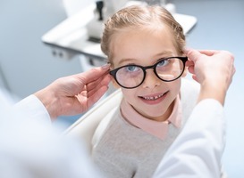 Oogartsen zeer bezorgd over toenemende bijziendheid onder kinderen